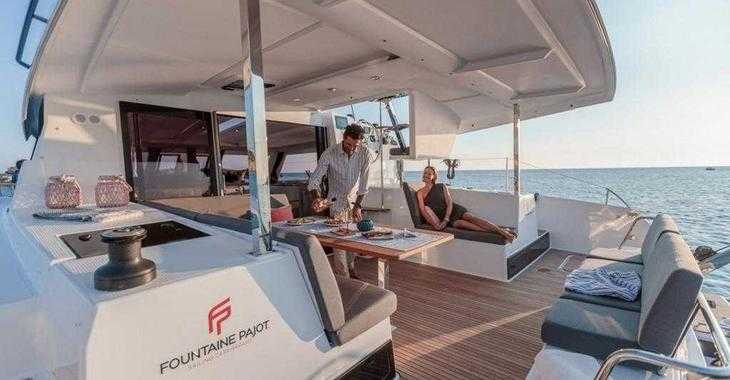 Alquilar catamarán en Club Marina - Isla 40