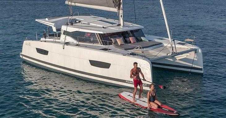 Alquilar catamarán en Club Marina - Isla 40