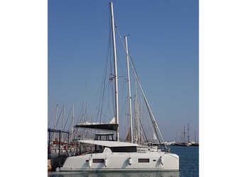 Rent a catamaran in Rhodes Marina - Lagoon 42