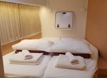 Rent a catamaran in Rhodes Marina - Lagoon 42