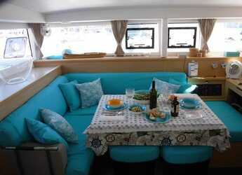 Chartern Sie katamaran in Marina di Scarlino - Lagoon 400 S2