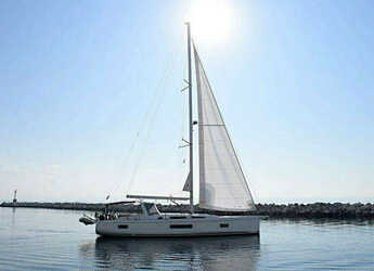 Chartern Sie segelboot in Marina Skiathos  - Oceanis 51.1
