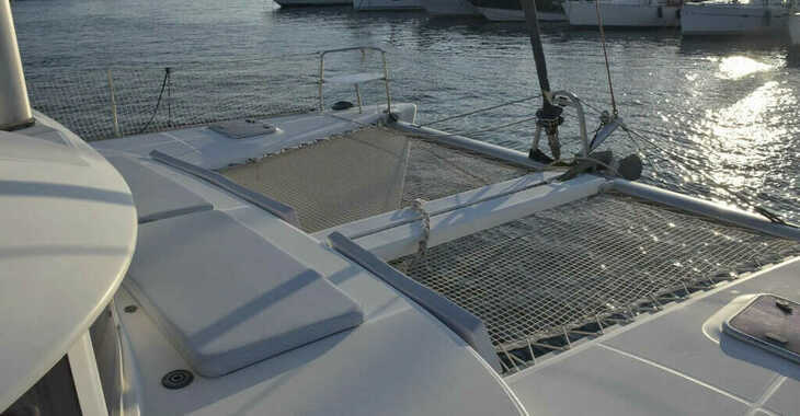 Rent a catamaran in Marsala Marina - Lagoon 380