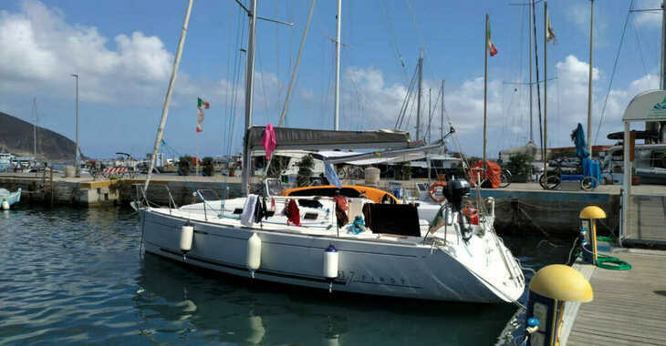 Rent a sailboat in Marsala Marina - Beneteau First 31.7