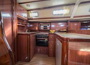 Chartern Sie segelboot in Marina Zeas - Ocean Star 56.1