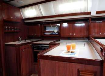 Chartern Sie segelboot in Marina Zeas - Ocean Star 56.1