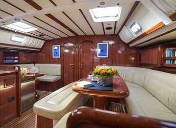 Chartern Sie segelboot in Marina Zeas - Ocean Star 56.1