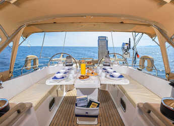 Chartern Sie segelboot in Marina Zeas - Ocean Star 56.1