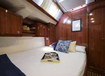 Chartern Sie segelboot in Marina Zeas - Ocean Star 56.1