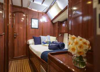 Chartern Sie segelboot in Marina Zeas - Ocean Star 56.1