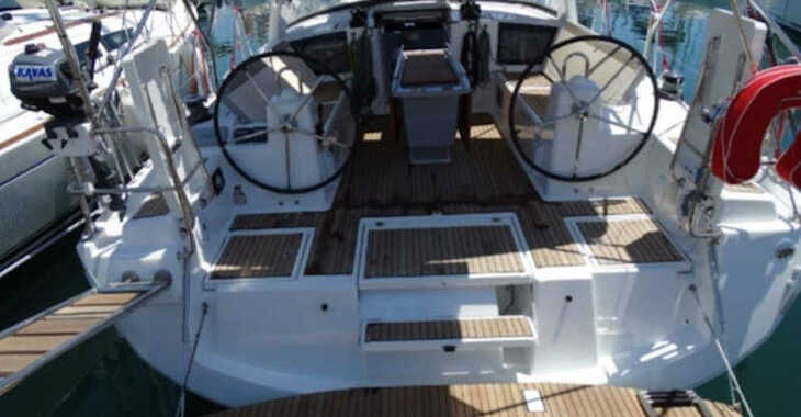 Rent a sailboat in Volos - Oceanis 41.1