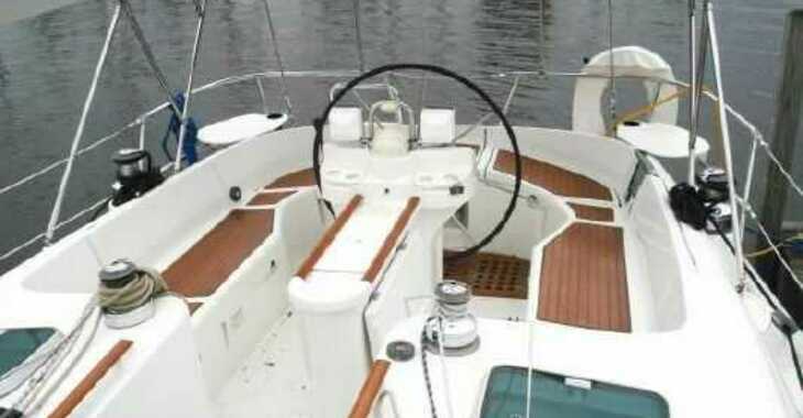 Rent a sailboat in Salerno - Oceanis 411