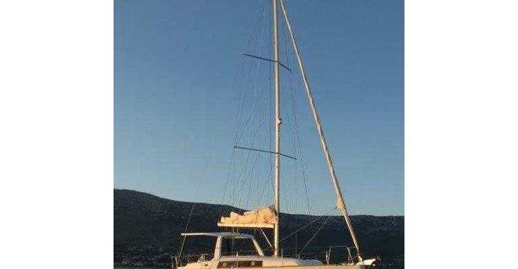 Chartern Sie segelboot in Sportska lučica Zenta - Oceanis 35