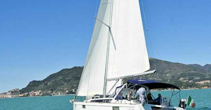Chartern Sie segelboot in Porto Mirabello - Oceanis 48