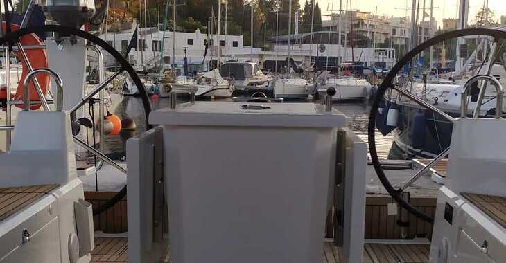 Rent a sailboat in Athens Marina - Oceanis 40.1