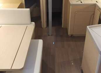 Rent a sailboat in Athens Marina - Oceanis 40.1