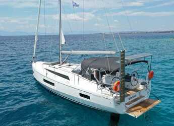 Rent a sailboat in Athens Marina - Oceanis 40.1