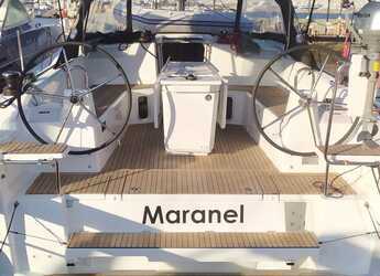 Rent a sailboat in Athens Marina - Oceanis 40.1