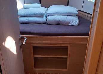 Rent a sailboat in Punat - D&D Kufner54.Univerzum (AC+Gen+Solar)