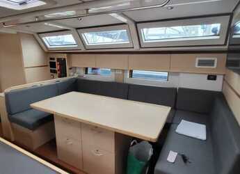 Rent a sailboat in Punat - D&D Kufner54.Univerzum (AC+Gen+Solar)