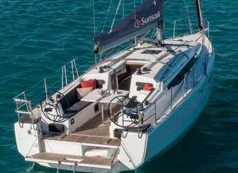 Rent a sailboat in Marina di Cannigione - Sunsail 38.0 (Premium)