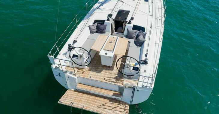 Rent a sailboat in Marina di Portorosa - Sunsail Oceanis 40.1 (Premium Plus)
