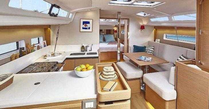 Chartern Sie segelboot in Captain Oliver's Marina - Sunsail 44 SO (Premium Plus)