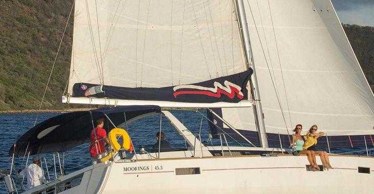 Rent a sailboat in Captain Oliver's Marina - Moorings 45.3 (Club)