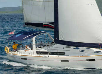 Rent a sailboat in Marina di Portorosa - Moorings 42.3 (Exclusive)