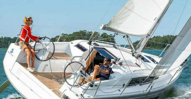 Rent a sailboat in Marina di Procida - Moorings Oceanis 30.1 (Exclusive)