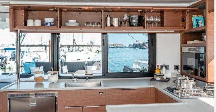 Rent a catamaran in Marina Frapa - Lagoon 46