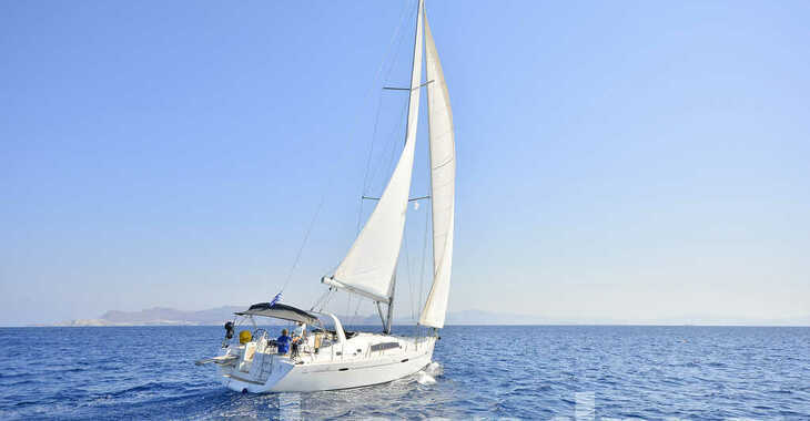 Chartern Sie segelboot in Lavrion Marina - Oceanis 50 Family A/C & GEN
