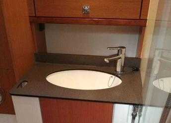 Rent a sailboat in Marina d'Arechi - Bavaria Cruiser 51 .