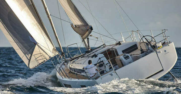 Rent a sailboat in Rhodes Marina - Sun Odyssey 440