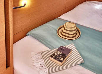 Rent a sailboat in Rhodes Marina - Sun Odyssey 440