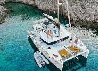 Rent a catamaran in Sportska lučica Zenta - Lagoon 450  Flybridge