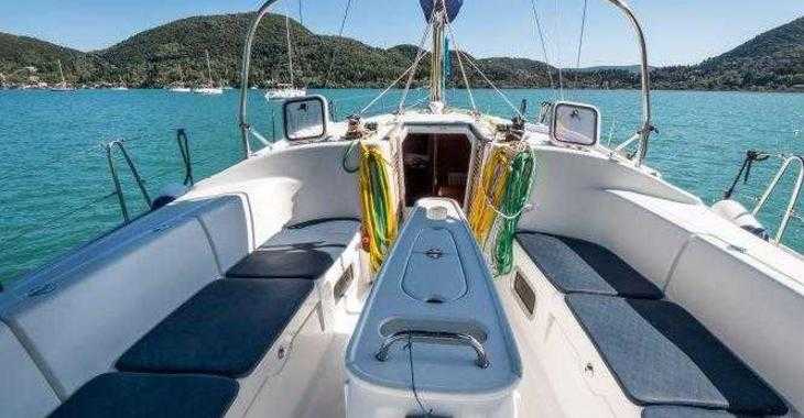 Rent a sailboat in Vliho Yacht Club - Beneteau 43