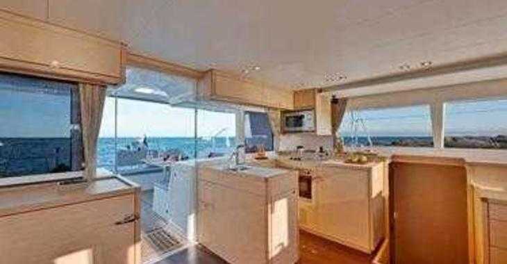 Rent a catamaran in Compass Point Marina - Lagoon 450 - 4 + 2 cab.