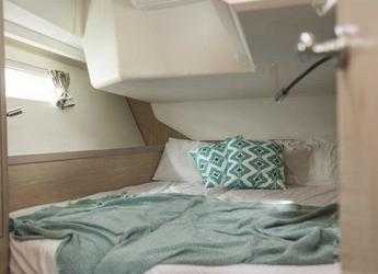 Rent a sailboat in Porto Capo d'Orlando Marina - Oceanis 45