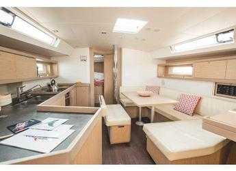 Rent a sailboat in Porto Capo d'Orlando Marina - Oceanis 45