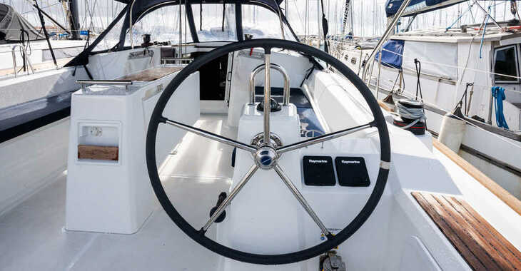 Chartern Sie segelboot in Marina Cala de Medici - Oceanis 38.1