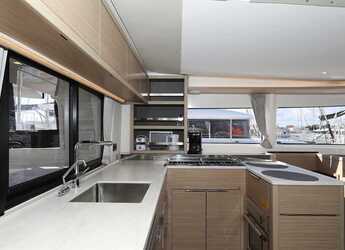 Rent a catamaran in Marina Sukosan (D-Marin Dalmacija) - Lagoon 46