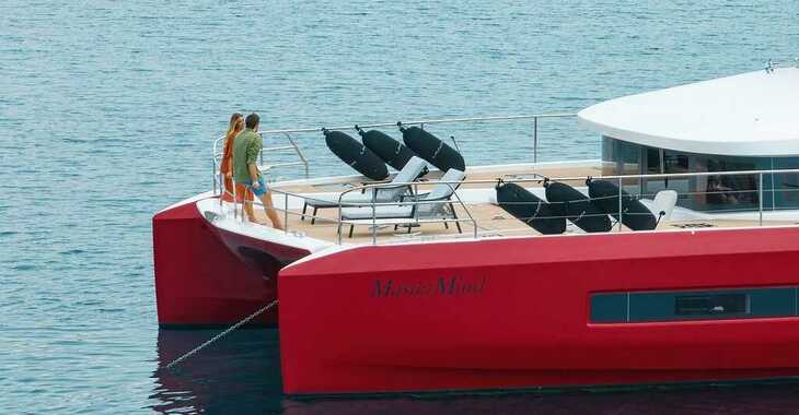 Rent a power catamaran in Matejuska - Lagoon Sixty 7