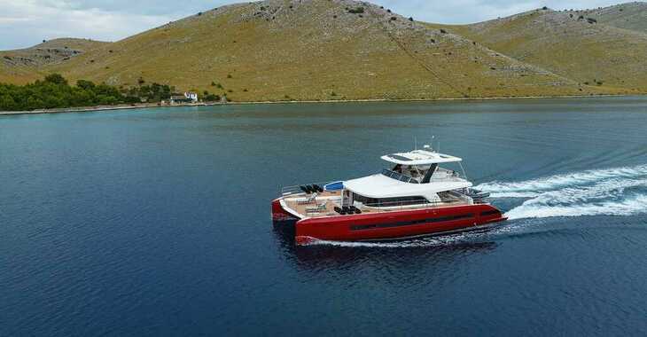 Rent a power catamaran in Matejuska - Lagoon Sixty 7