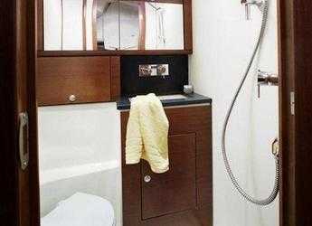 Chartern Sie segelboot in Finikas - Hanse 540e