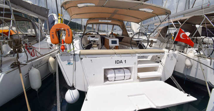 Alquilar velero en Marmaris Yacht Marina - Dufour 430