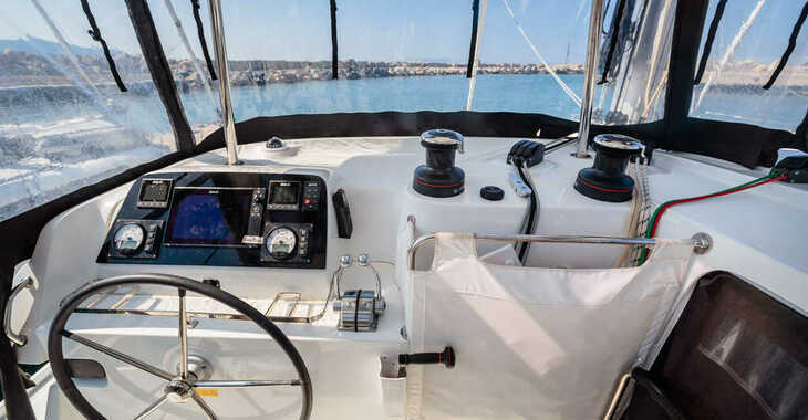 Rent a catamaran in Porto Olbia - Lagoon 42