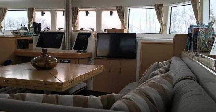 Rent a catamaran in Marina di Santa Teresa Gallura (Longosardo) - Lagoon 500