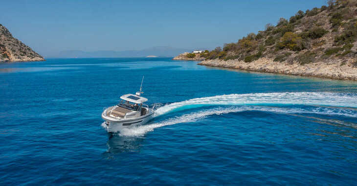 Rent a motorboat in Agios Kosmas Marina - Nimbus T11