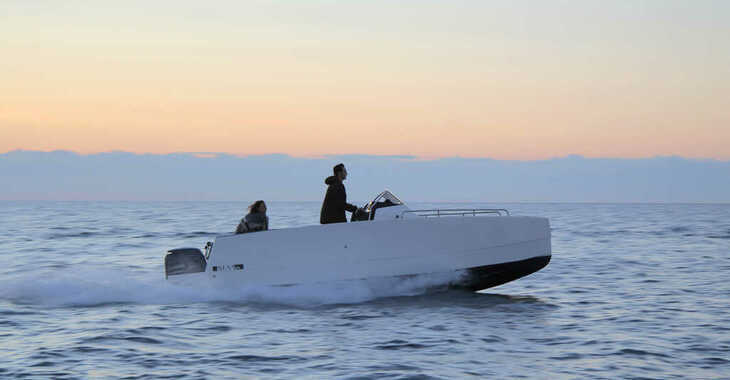 Louer bateau à moteur à Vigo  - Nuva M6 Open